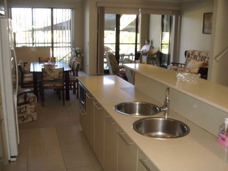 2/5 Miami Key, Broadbeach Waters QLD 4218