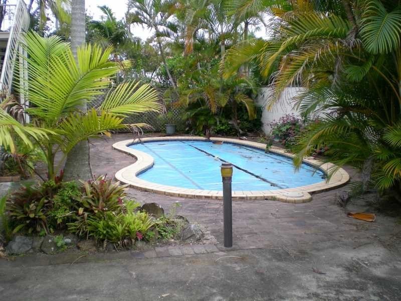 22 Runaway Bay Avenue, Runaway Bay QLD 4216