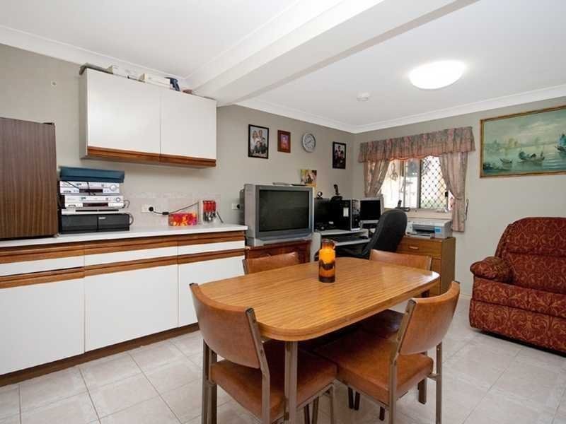 Unit 5/23 Hooker Boulevard, Broadbeach Waters QLD 4218