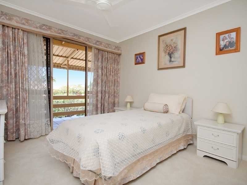 Unit 5/23 Hooker Boulevard, Broadbeach Waters QLD 4218