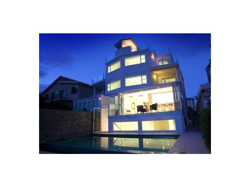 1/34 Sunset Blvd, Surfers Paradise QLD 4217