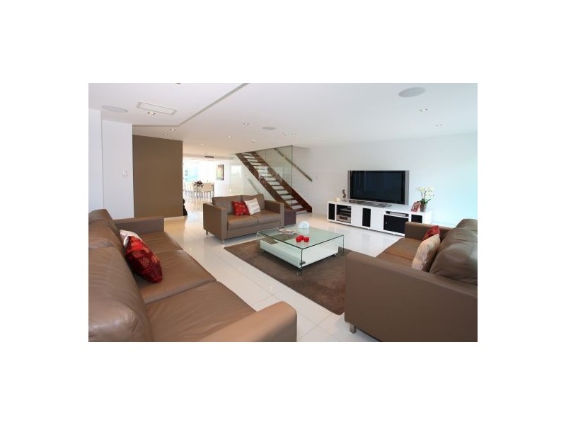 1/34 Sunset Blvd, Surfers Paradise QLD 4217