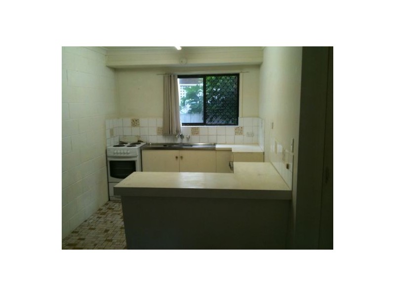 2/21 Cronin Ave, Main Beach QLD 4217