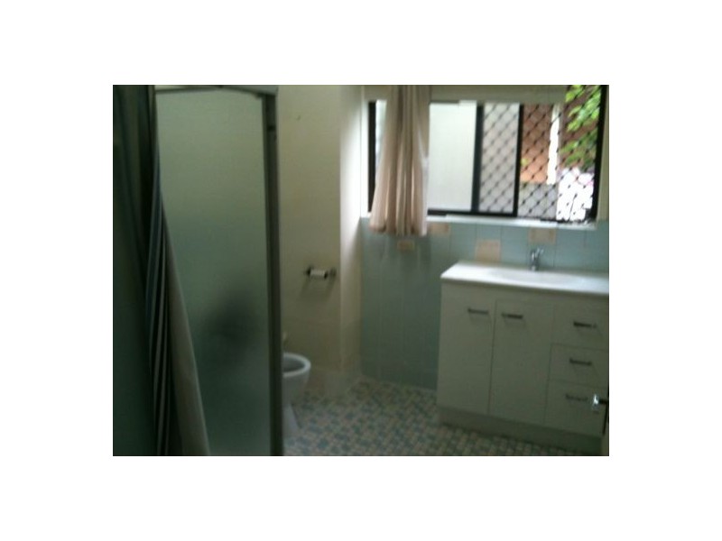 2/21 Cronin Ave, Main Beach QLD 4217