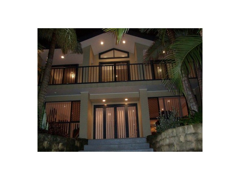 36 T E Peters Drive, Broadbeach Waters QLD 4218