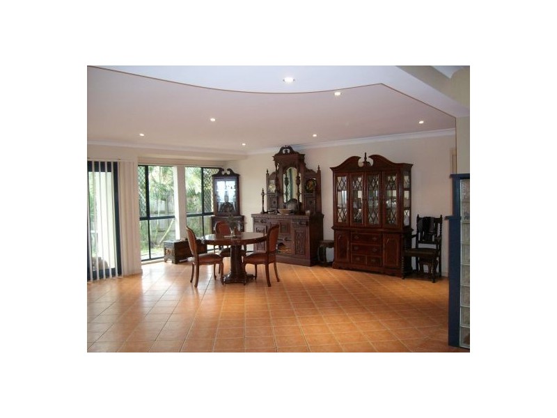 36 T E Peters Drive, Broadbeach Waters QLD 4218