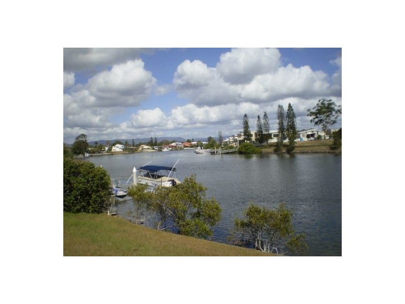 17  Ipsley Drive, Broadbeach QLD 4218