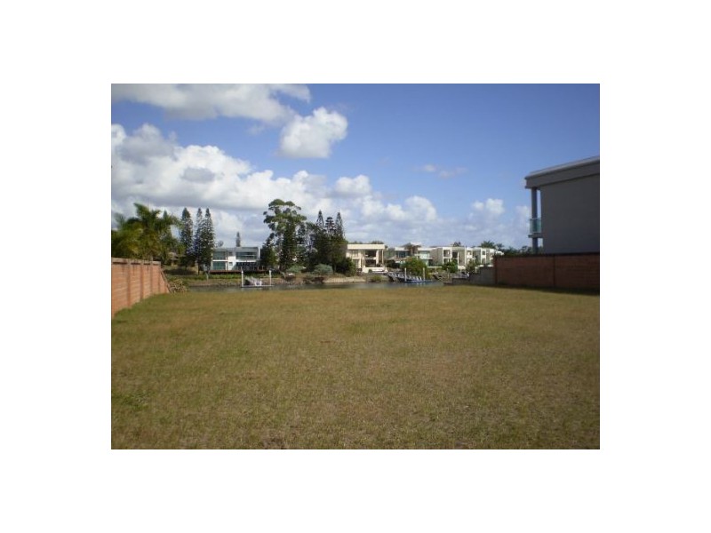 17  Ipsley Drive, Broadbeach QLD 4218