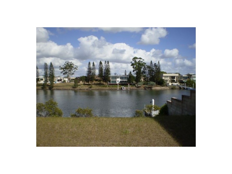 17  Ipsley Drive, Broadbeach QLD 4218