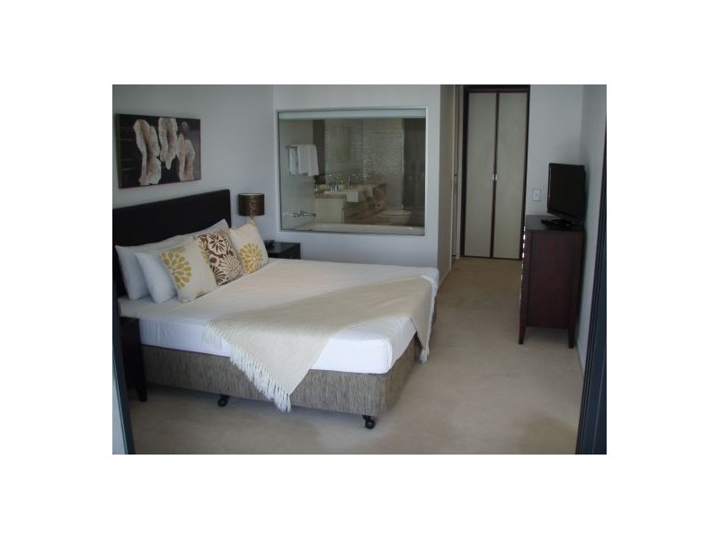 89 Surf Parade, Broadbeach QLD 4218