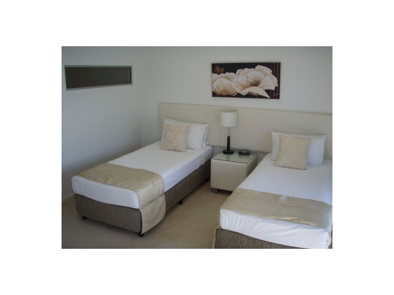 89 Surf Parade, Broadbeach QLD 4218