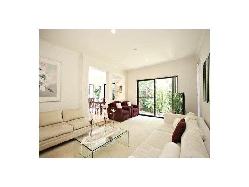 6 Fan Road, Robina QLD 4226