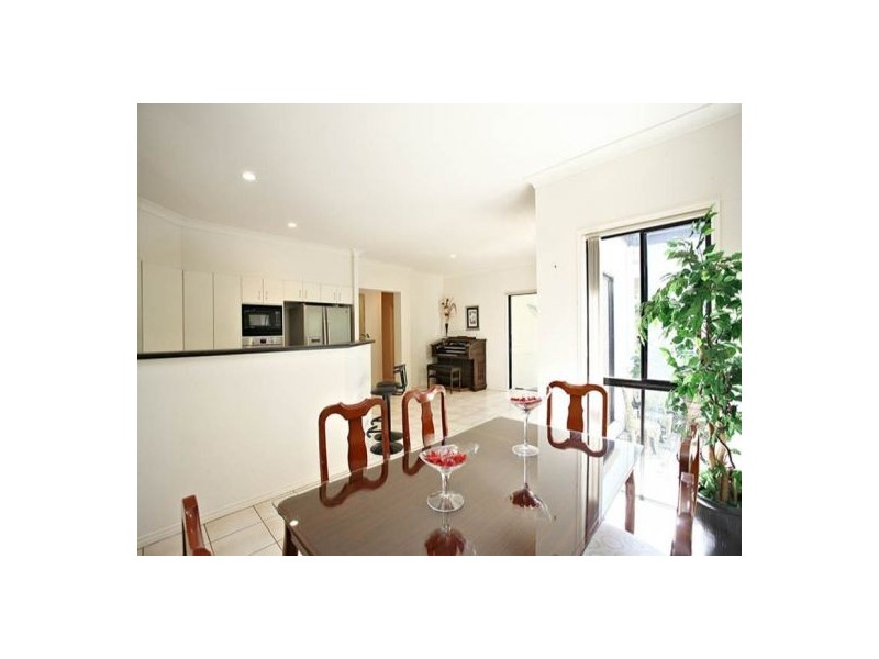 6 Fan Road, Robina QLD 4226