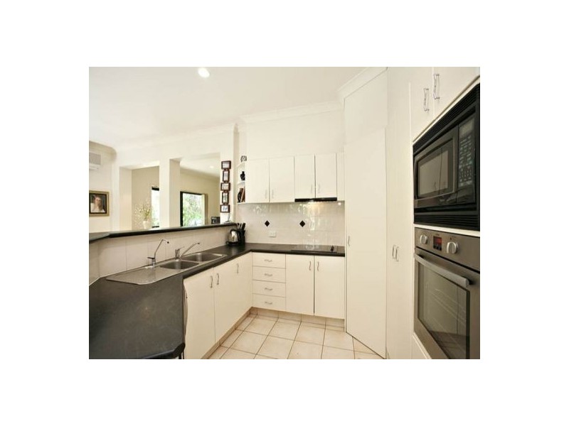 6 Fan Road, Robina QLD 4226