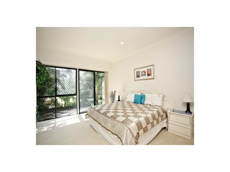 6 Fan Road, Robina QLD 4226