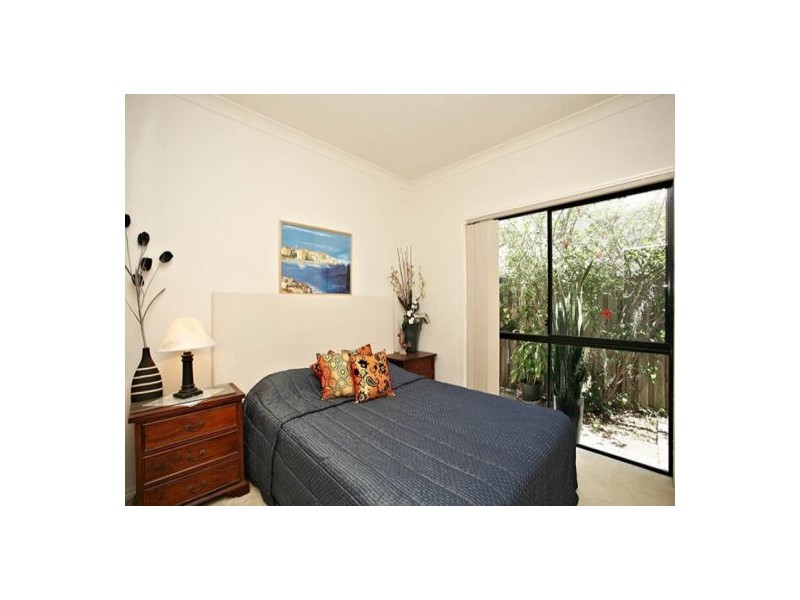 6 Fan Road, Robina QLD 4226