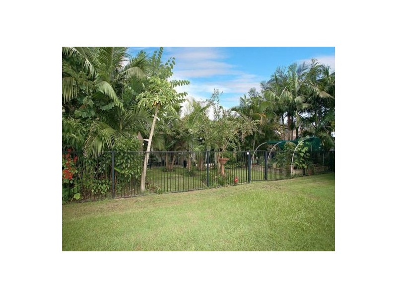 6 Fan Road, Robina QLD 4226