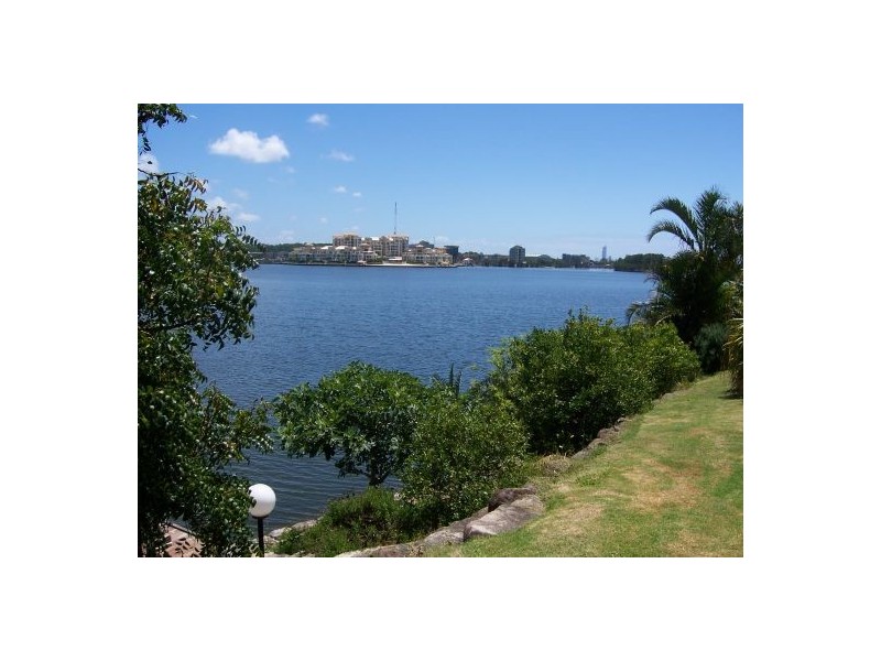 35 Notredame Court, Varsity Lakes QLD 4227