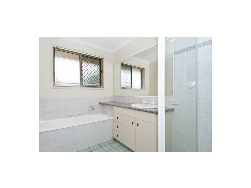 16 Oak Hill Crescent, Parkwood QLD 4214