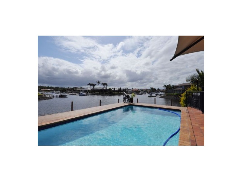 352 Bayview Street, Hollywell QLD 4216