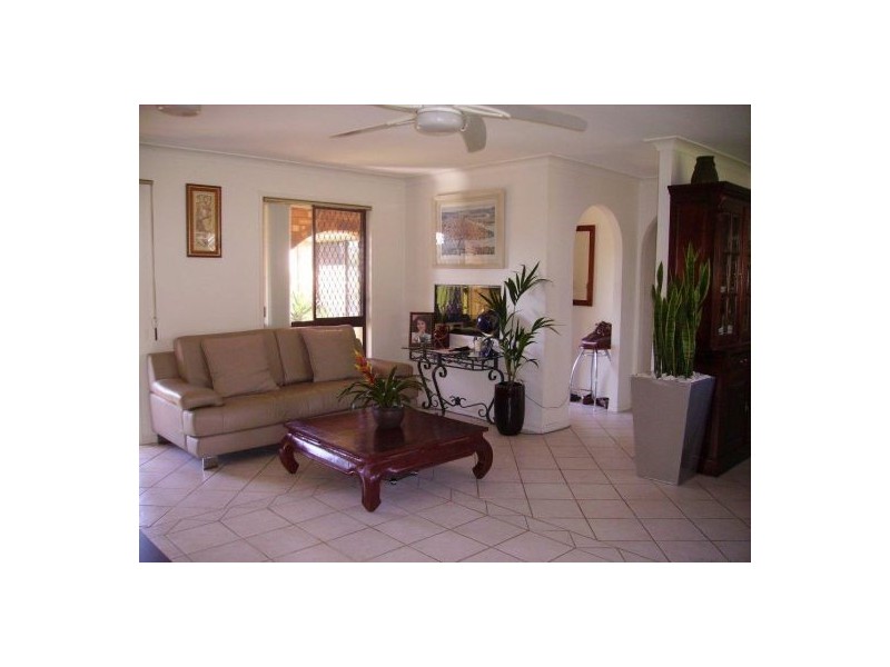 20 Kerria Crescent, Ashmore QLD 4214