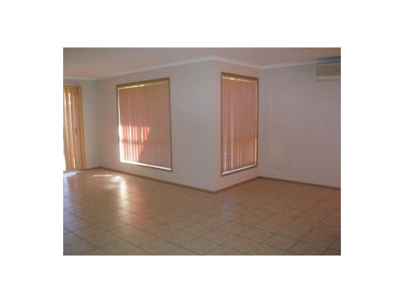 8 Casetta Court, Varsity Lakes QLD 4227