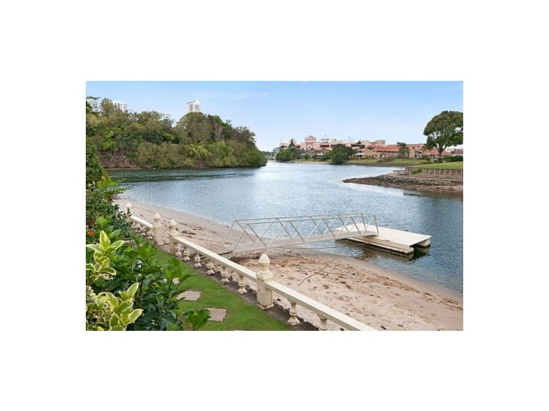4-6 Merrimac Boulevard, Broadbeach Waters QLD 4218