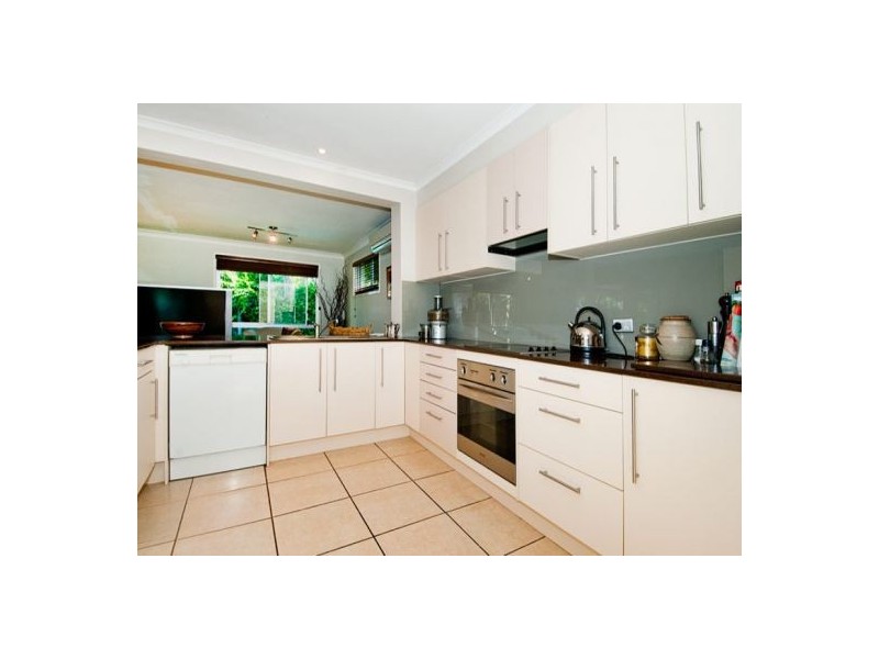 5 Sigatoka Place, Clear Island Waters QLD 4226