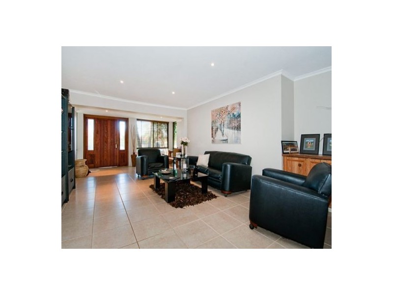 5 Sigatoka Place, Clear Island Waters QLD 4226