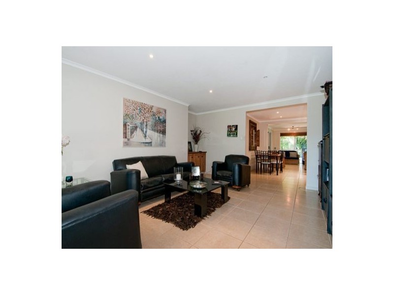 5 Sigatoka Place, Clear Island Waters QLD 4226