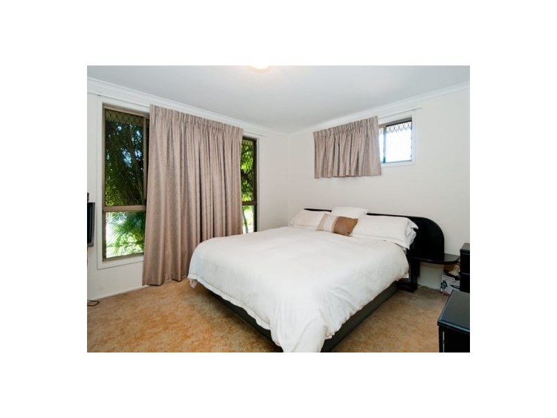 5 Sigatoka Place, Clear Island Waters QLD 4226