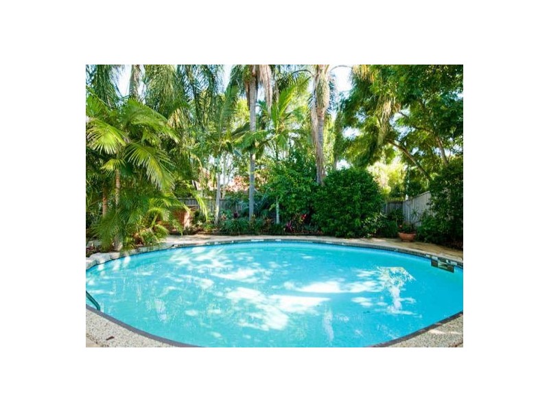 5 Sigatoka Place, Clear Island Waters QLD 4226