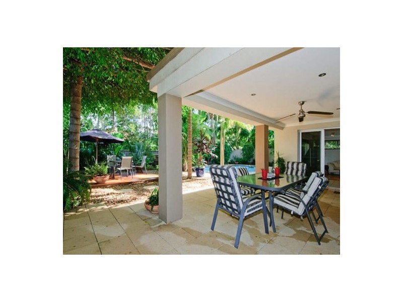 5 Sigatoka Place, Clear Island Waters QLD 4226