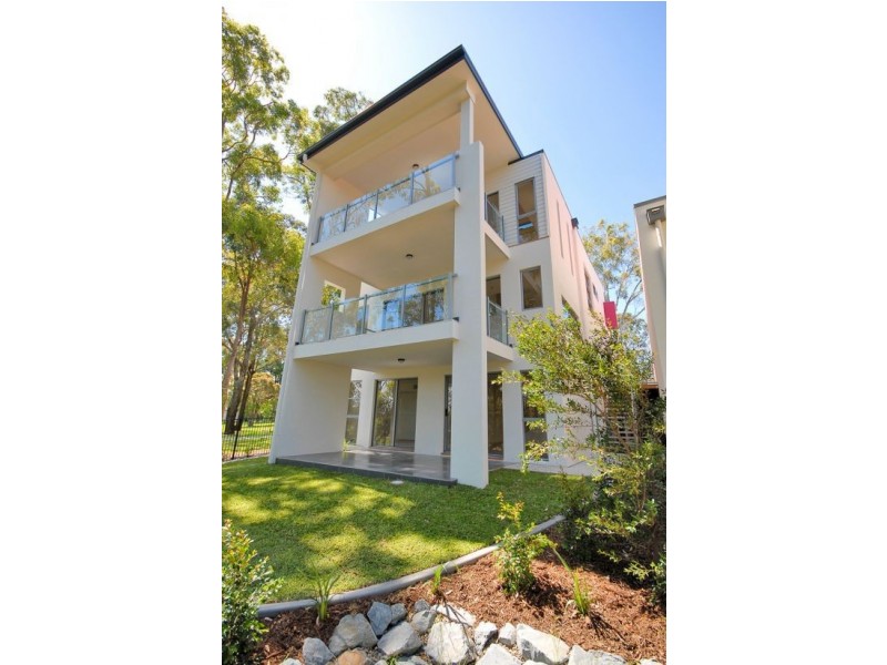 76 Bamboo Avenue (Tashey Court), Bundall QLD 4217