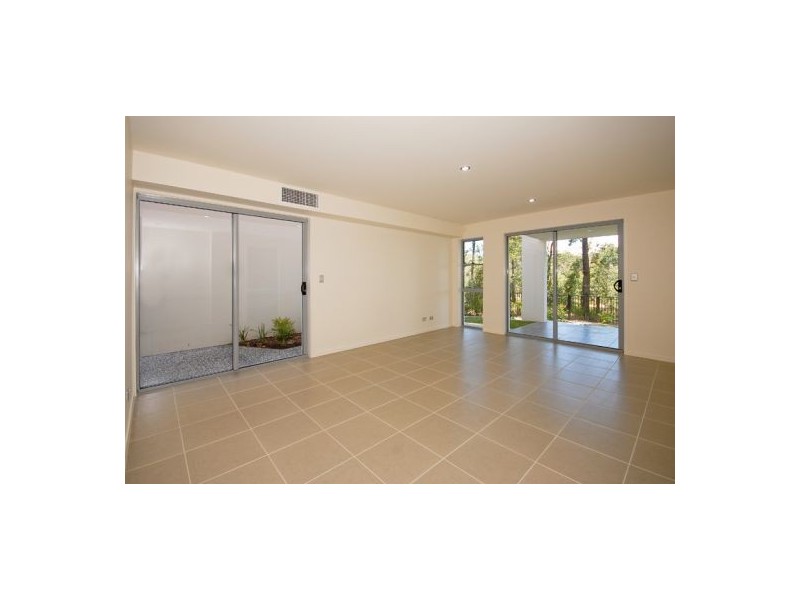 76 Bamboo Avenue (Tashey Court), Bundall QLD 4217