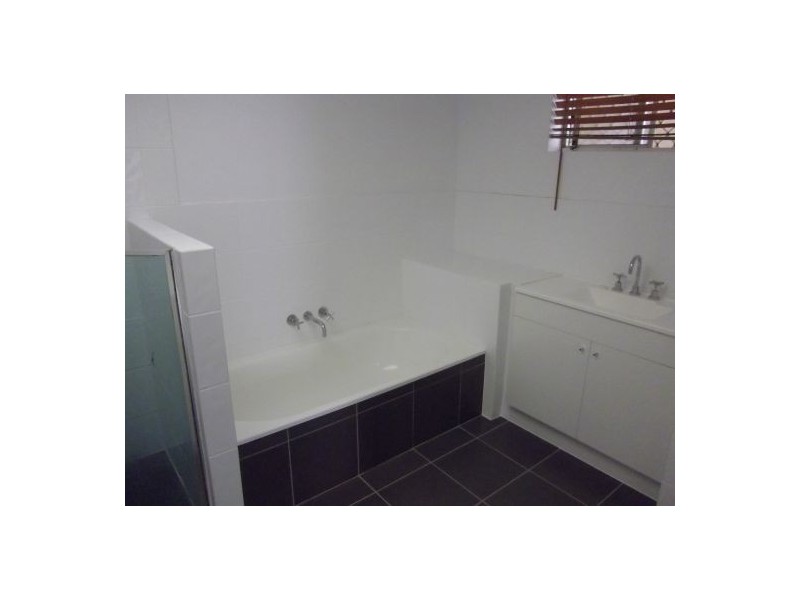 1/274  Hedges Ave, Broadbeach QLD 4218