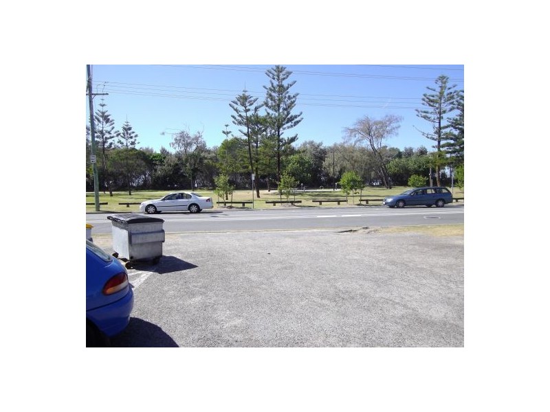 1/274  Hedges Ave, Broadbeach QLD 4218