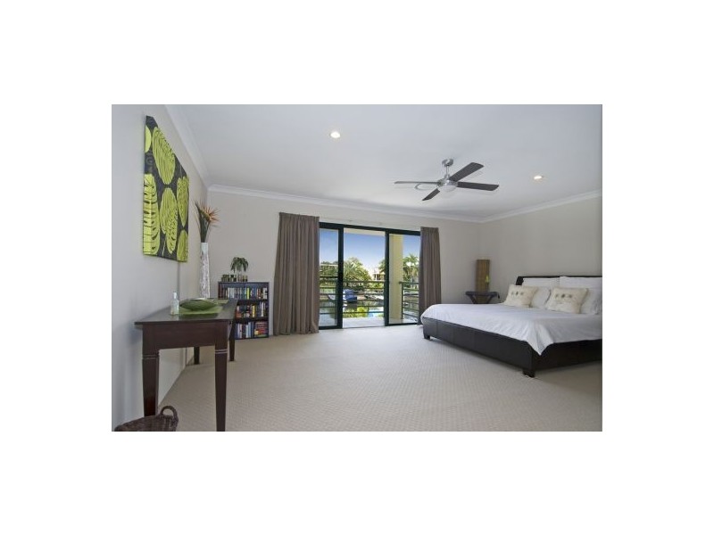Unit 15 ‘Mariner Quays’ 3 Lee Road, Runaway Bay QLD 4216