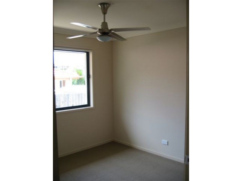 38 Victoria Drive, Pacific Pines QLD 4211