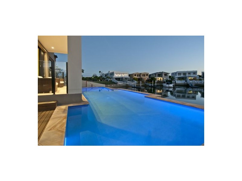 37 South Quay Drive, Biggera Waters QLD 4216