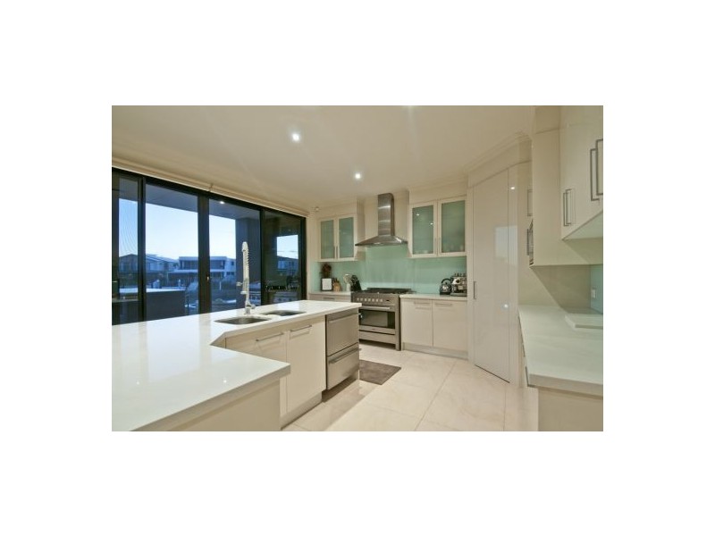 37 South Quay Drive, Biggera Waters QLD 4216