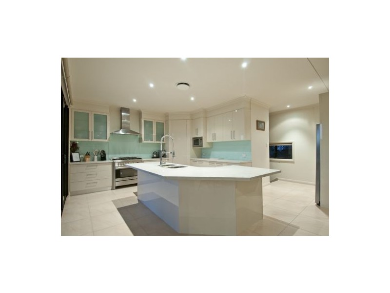37 South Quay Drive, Biggera Waters QLD 4216
