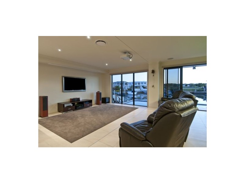 37 South Quay Drive, Biggera Waters QLD 4216