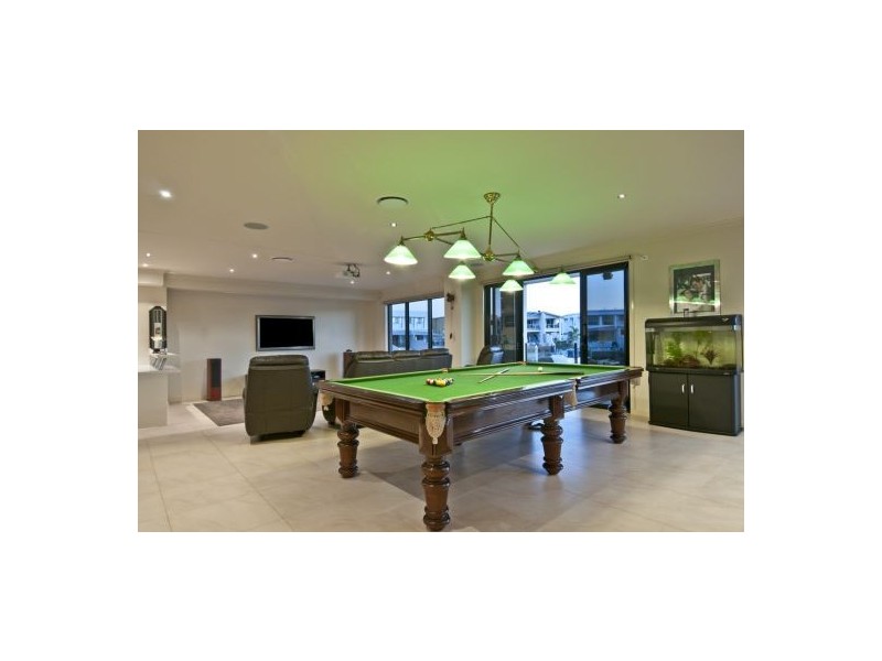 37 South Quay Drive, Biggera Waters QLD 4216