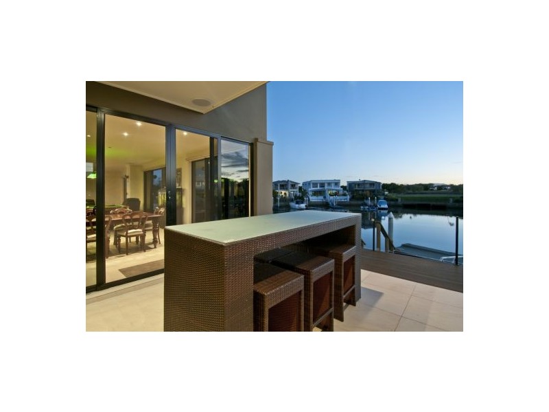 37 South Quay Drive, Biggera Waters QLD 4216