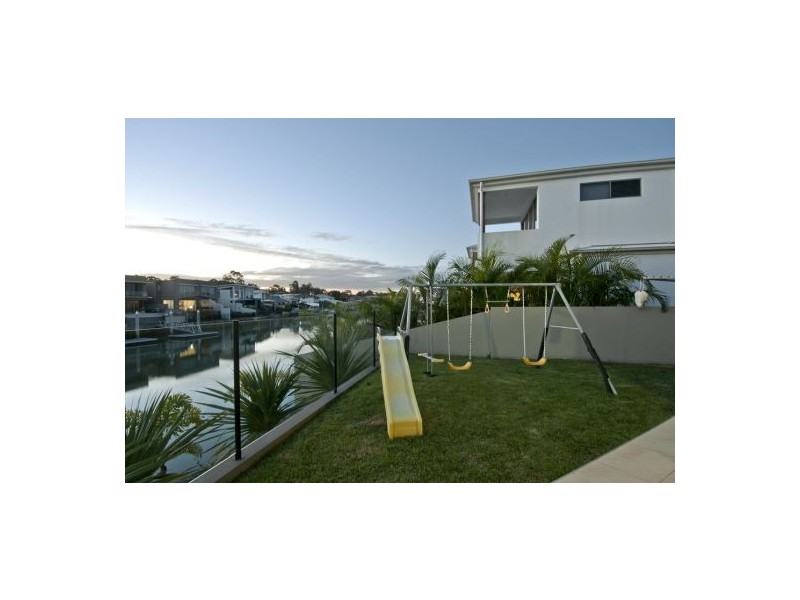 37 South Quay Drive, Biggera Waters QLD 4216