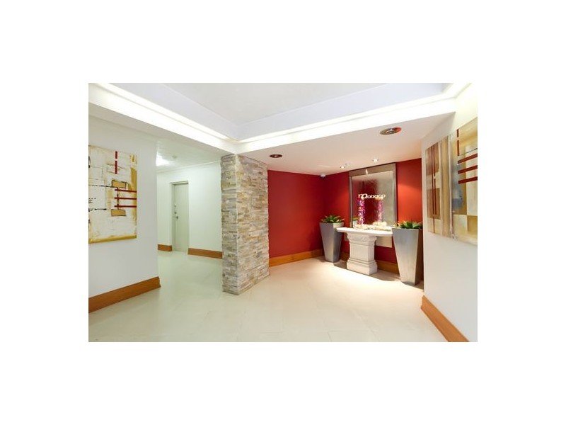 Broadbeach Waters QLD 4218