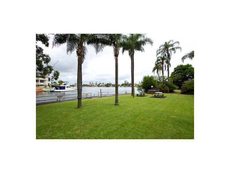 Broadbeach Waters QLD 4218