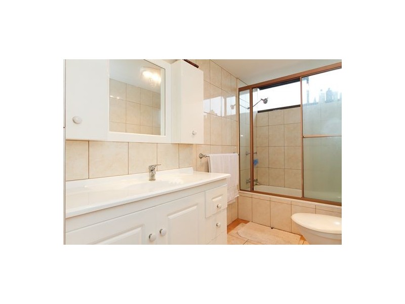 Broadbeach Waters QLD 4218