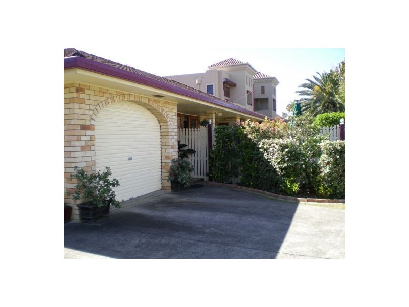 Unit 1 11 Huon Crescent, Runaway Bay QLD 4216